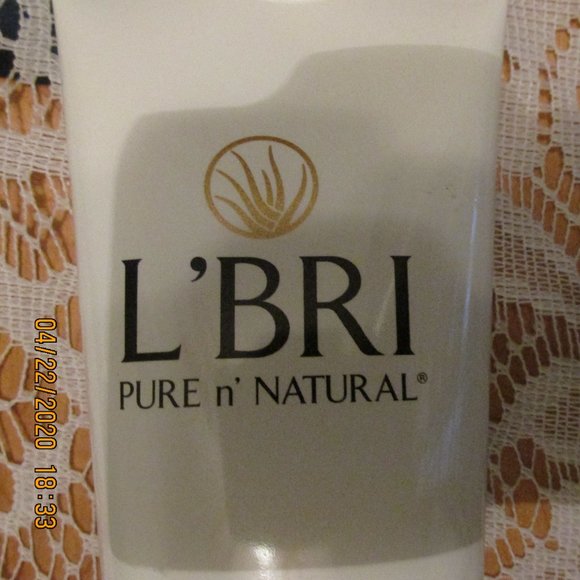 L'BRI Pure & Natural His & Hers (FRAGRANCE FREE) Body Wash Combo Set - Picture 3 of 8